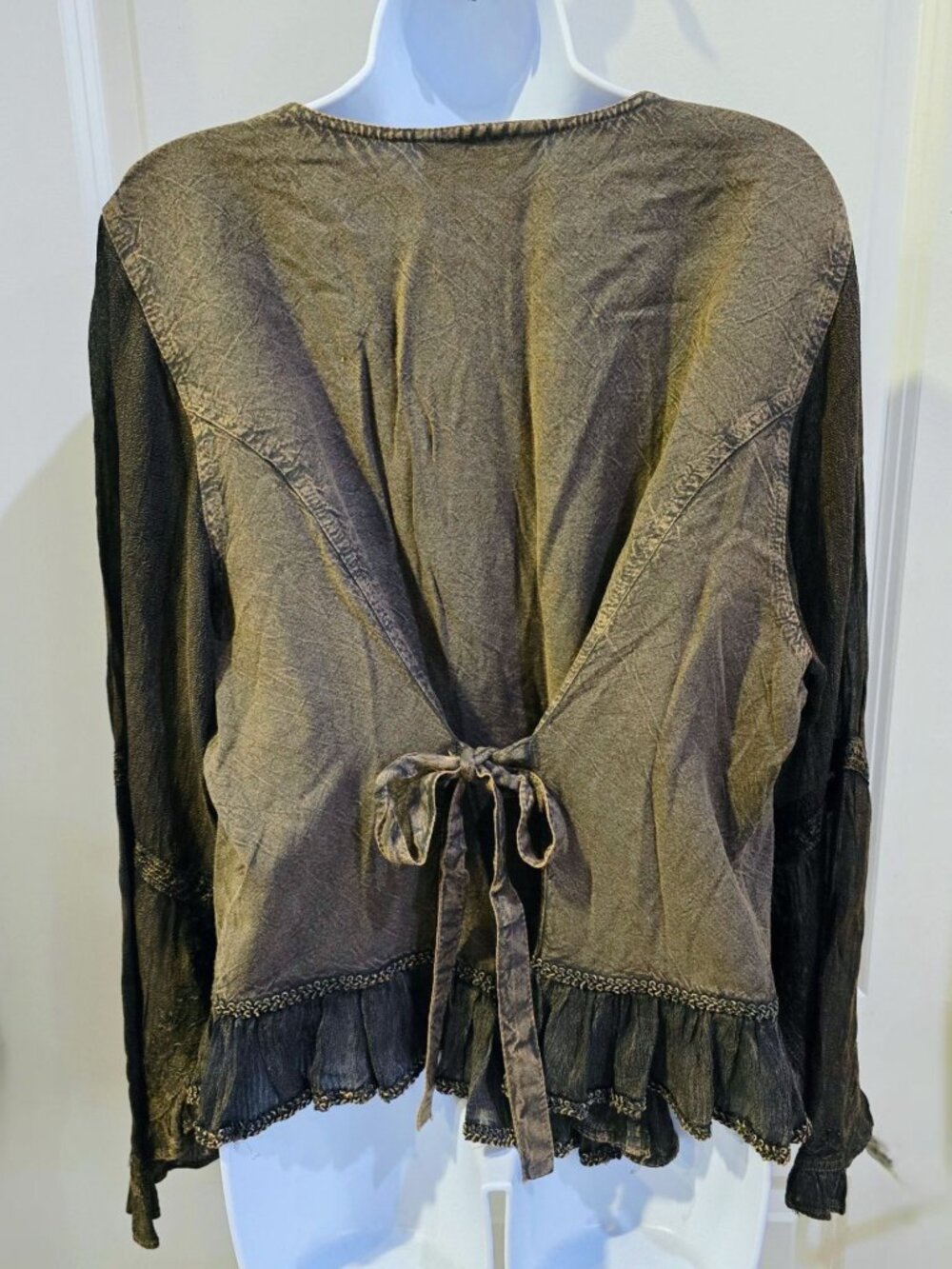 All That Jazz โฆ Velvet Embroidered Brown Boho Blouse โฆ Bell Sleeve Ruffle Hem M - Picture 3 of 15